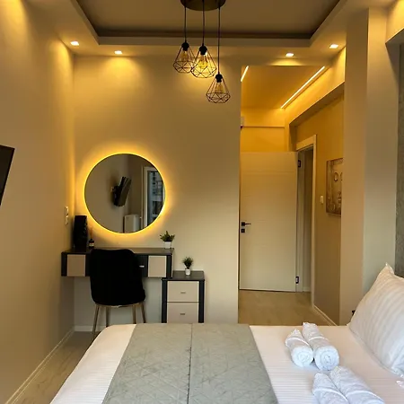 Nadias Luxury Apartment Larissa Exterior photo