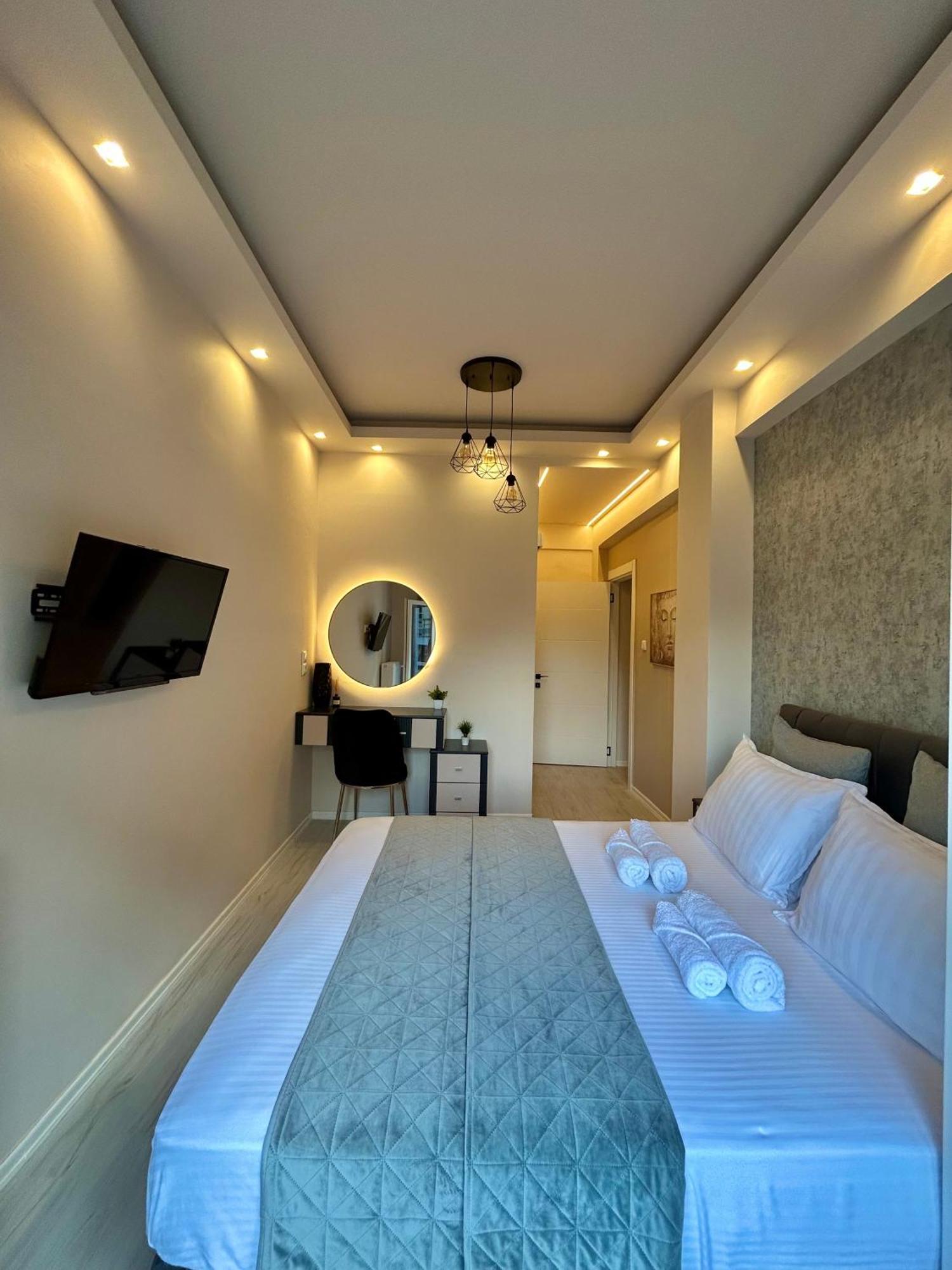 Nadias Luxury *