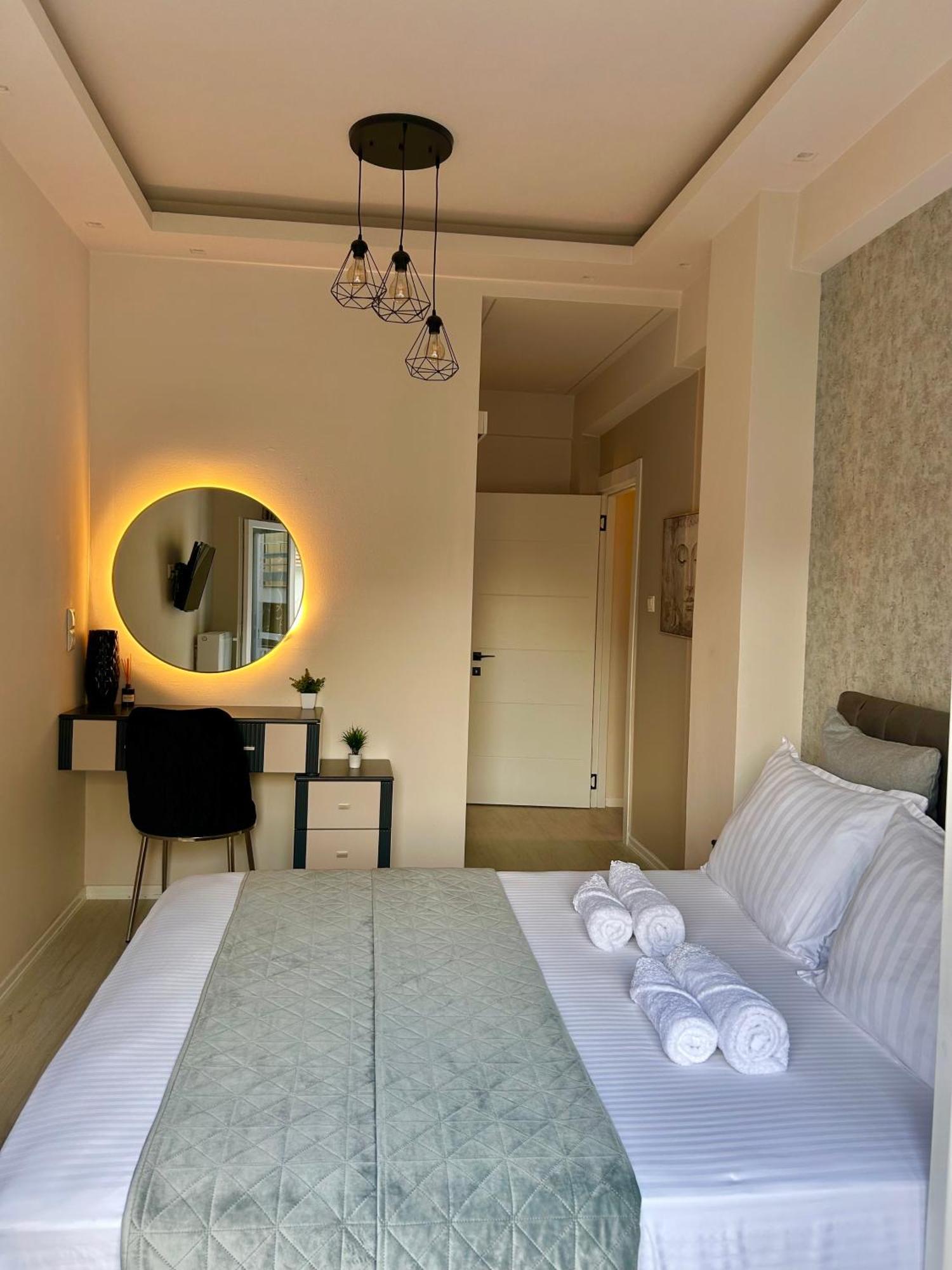 Nadias Luxury Larissa